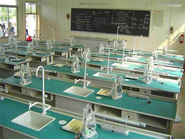 環翠區多措并舉做好暑期教學儀器設備維護工作